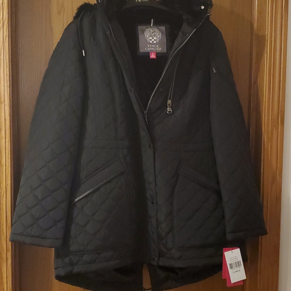 Quilted fur-lined hood and collar, winter coat!